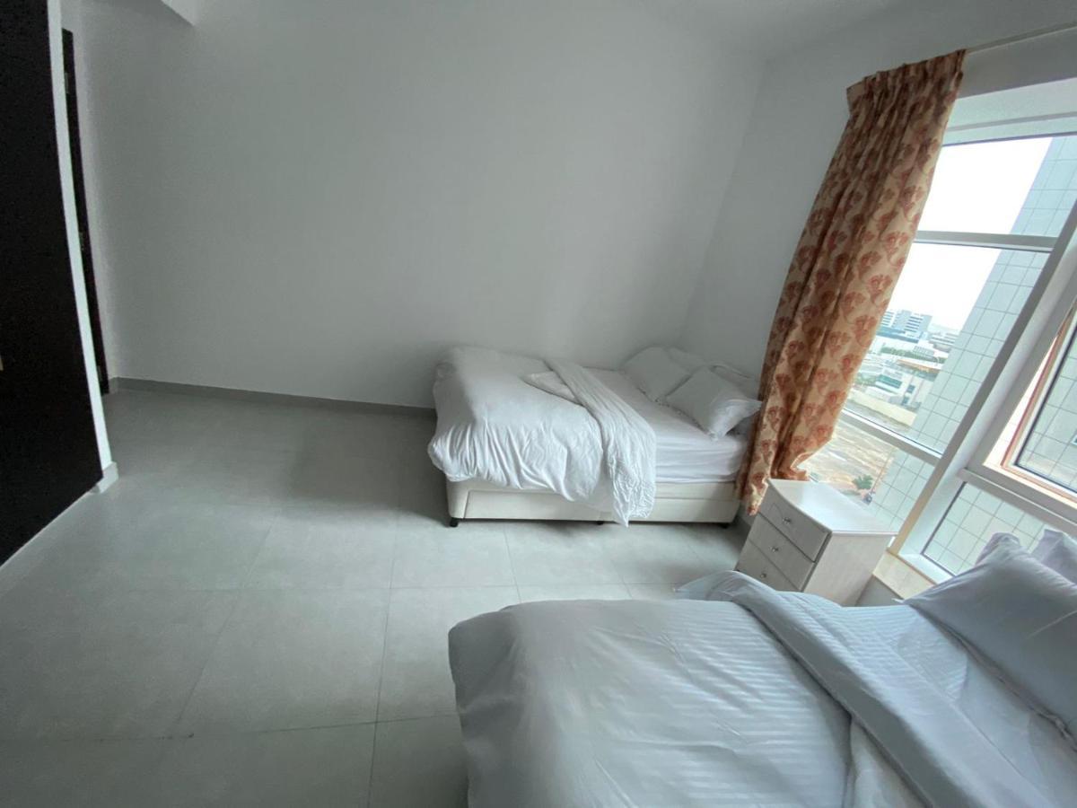 Homestay Wonderful ' For Girls Only ' In Tecom, Al Barsha Dubai
