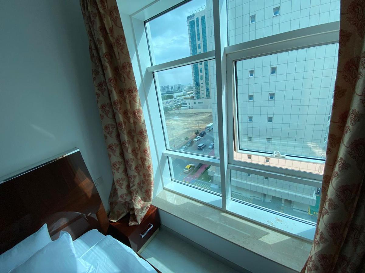Wonderful ' For Girls Only ' In Tecom, Al Barsha Homestay Dubai