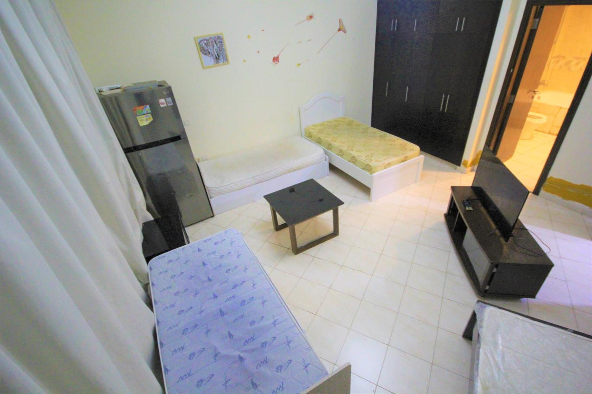 Homestay Wonderful ' For Girls Only ' In Tecom, Al Barsha Dubai