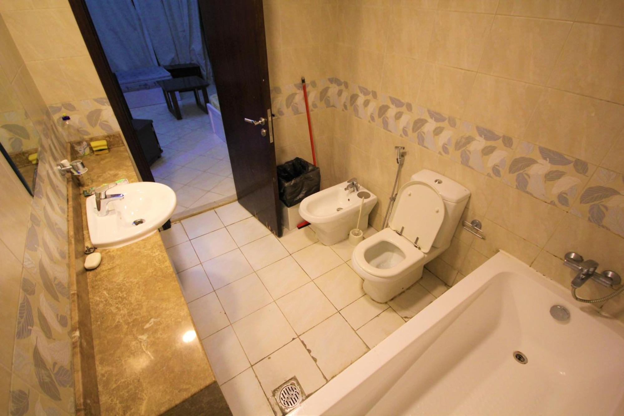 Wonderful ' For Girls Only ' In Tecom, Al Barsha Homestay