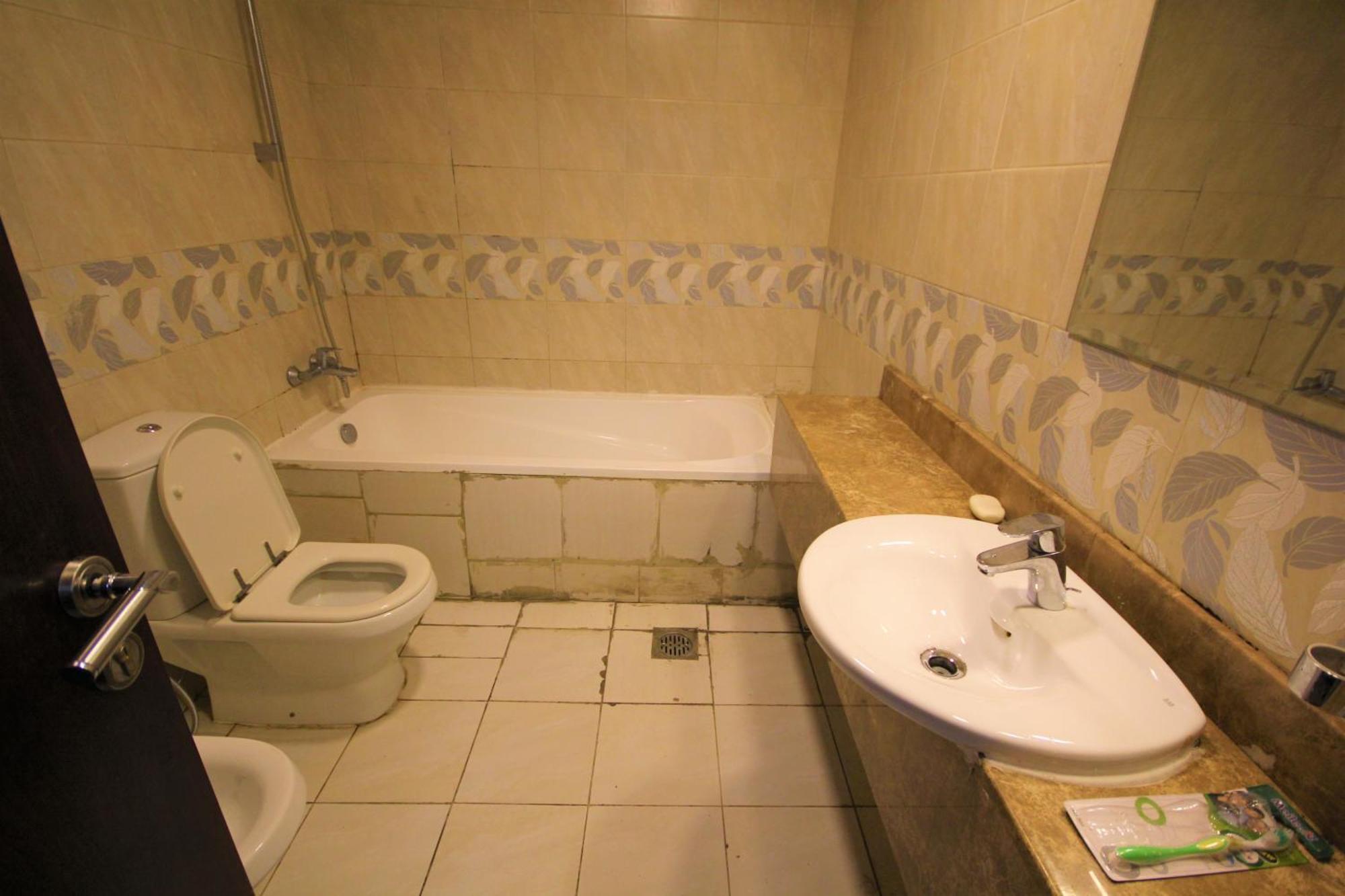 Wonderful ' For Girls Only ' In Tecom, Al Barsha Homestay *