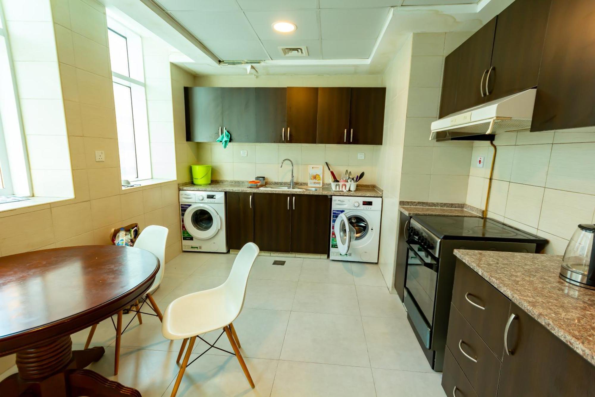 Homestay Wonderful ' For Girls Only ' In Tecom, Al Barsha *