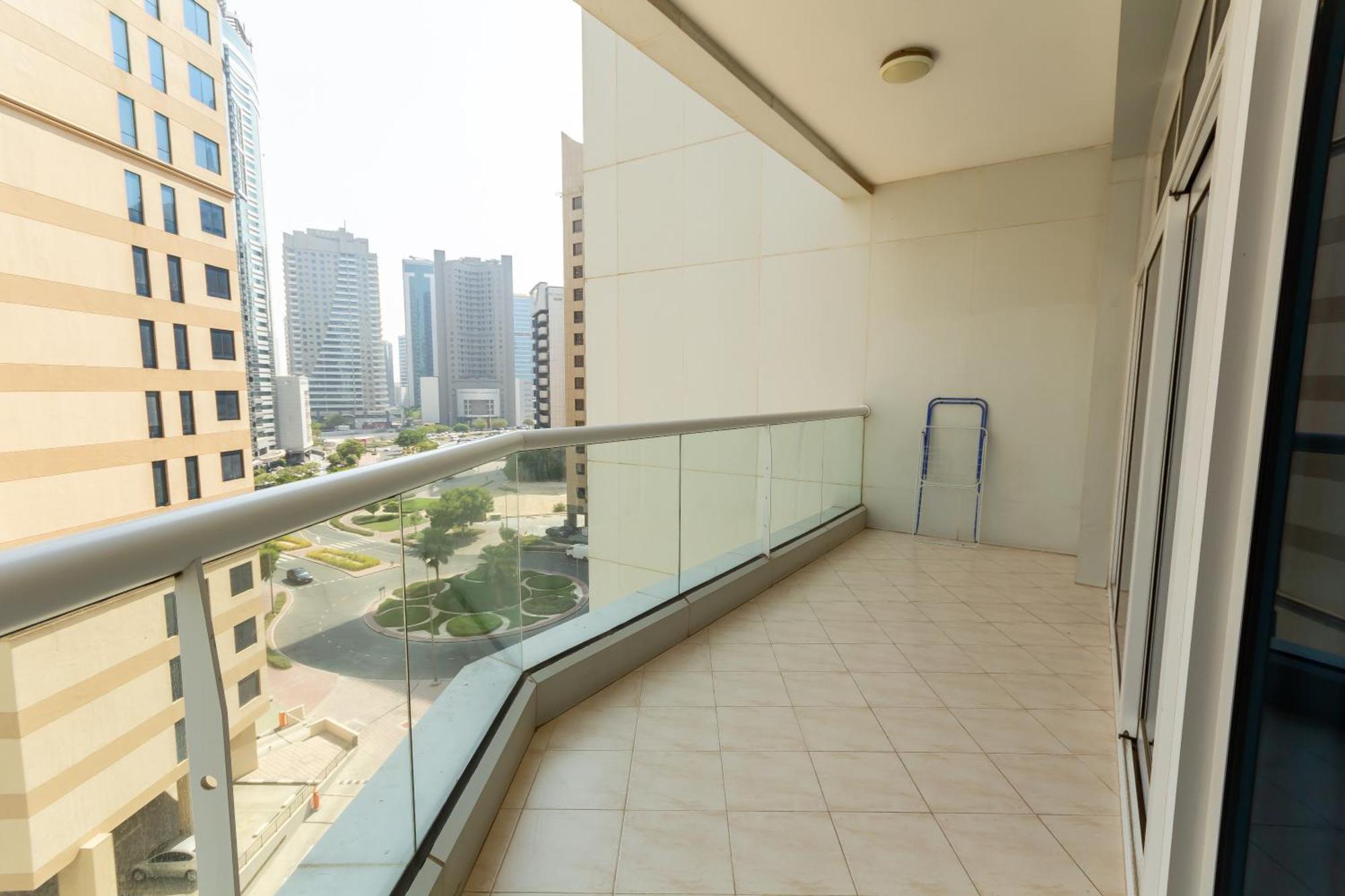 Homestay Wonderful ' For Girls Only ' In Tecom, Al Barsha *