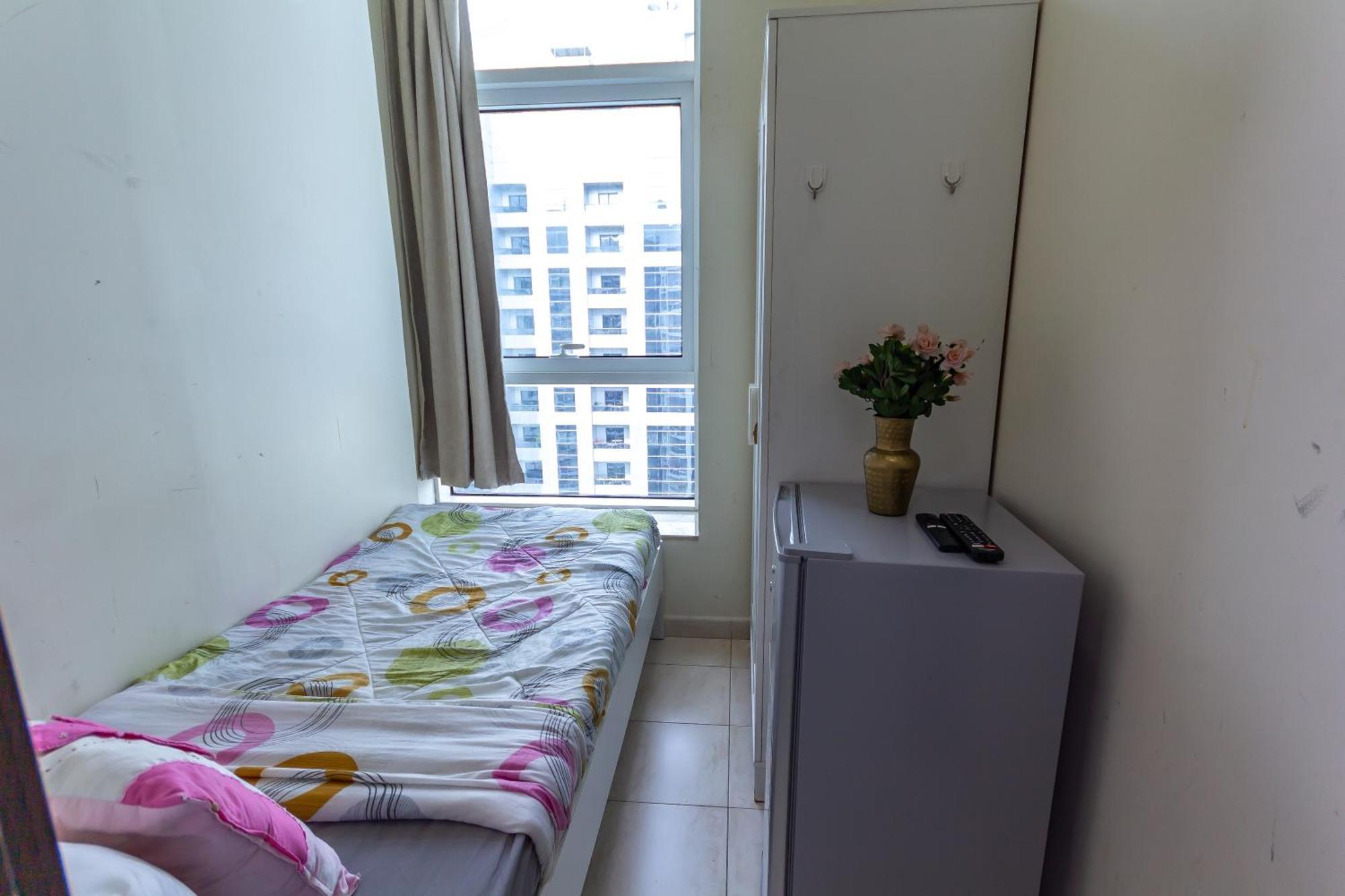 Wonderful ' For Girls Only ' In Tecom, Al Barsha Homestay