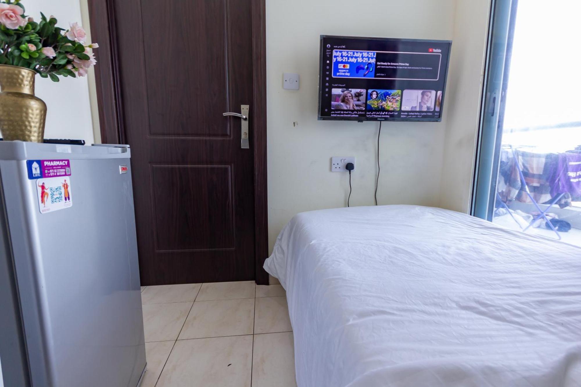 Wonderful ' For Girls Only ' In Tecom, Al Barsha Homestay Dubai