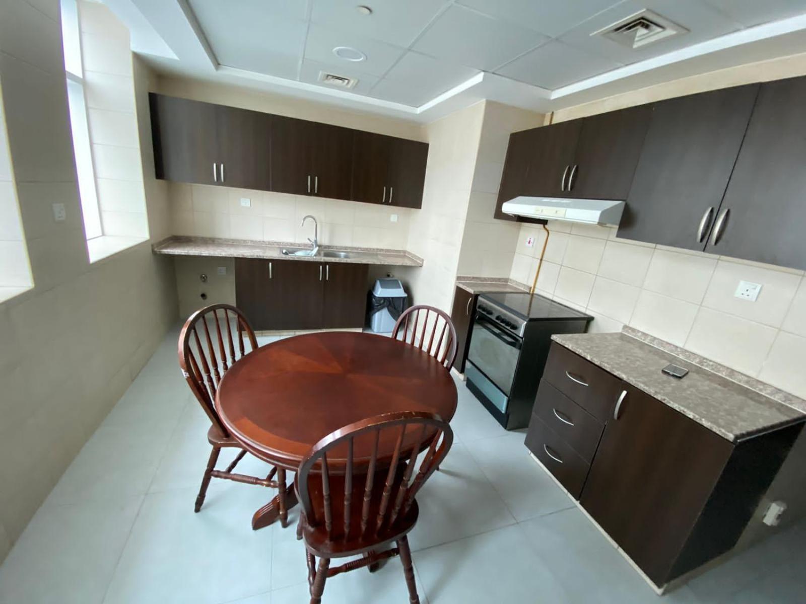 Wonderful ' For Girls Only ' In Tecom, Al Barsha Homestay *